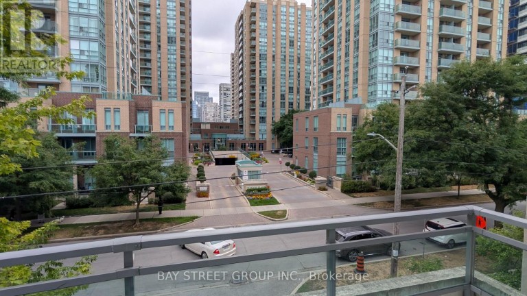 TH201 - 21 OLIVE AVENUE, Toronto (Willowdale East), Ontario, M2N4N4