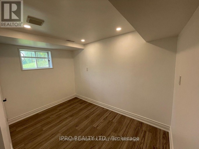 BSMT - 755 BOTANY HILL CRESCENT, Newmarket (Huron Heights-Leslie Valley), Ontario, L3Y3A7