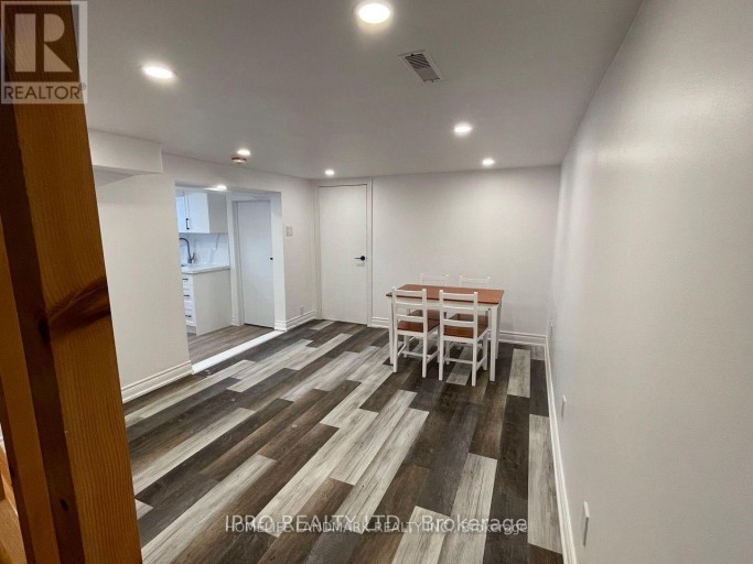 BSMT - 755 BOTANY HILL CRESCENT, Newmarket (Huron Heights-Leslie Valley), Ontario, L3Y3A7