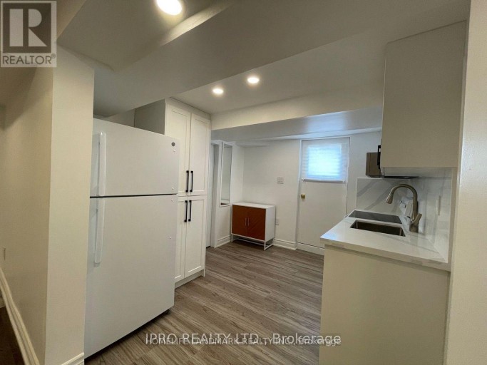 BSMT - 755 BOTANY HILL CRESCENT, Newmarket (Huron Heights-Leslie Valley), Ontario, L3Y3A7