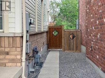 2313 SECRETO DRIVE Oshawa (Windfields) Ontario photo 1