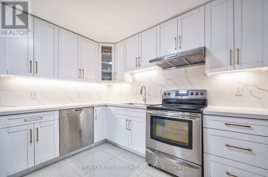 61 TROTHEN CIRCLE Markham (Markham Village) Ontario photo 11