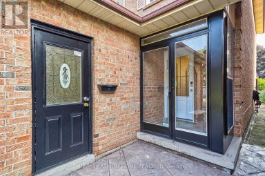 61 TROTHEN CIRCLE Markham (Markham Village) Ontario photo 3