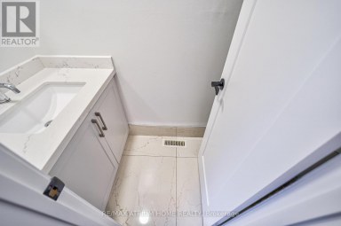 61 TROTHEN CIRCLE Markham (Markham Village) Ontario photo 6