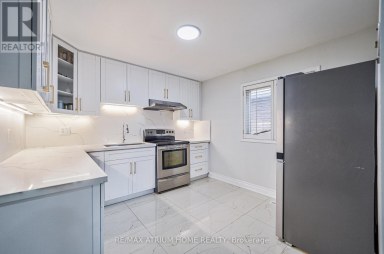 61 TROTHEN CIRCLE Markham (Markham Village) Ontario photo 9