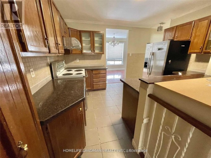 UPPER - 25 EDGEMONT DRIVE, Brampton (Brampton North), Ontario, L6V1K9