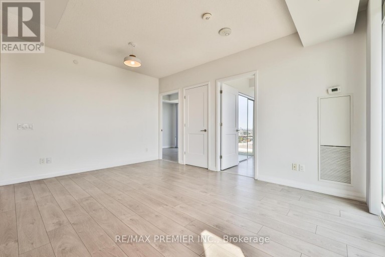 1504 - 7895 JANE STREET, Vaughan (Concord), Ontario, L4K0K2