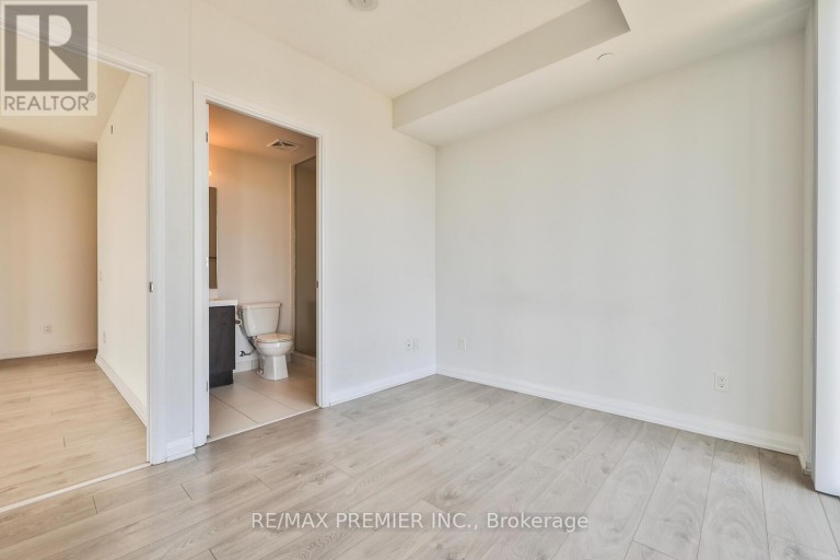 1504 - 7895 JANE STREET, Vaughan (Concord), Ontario, L4K0K2