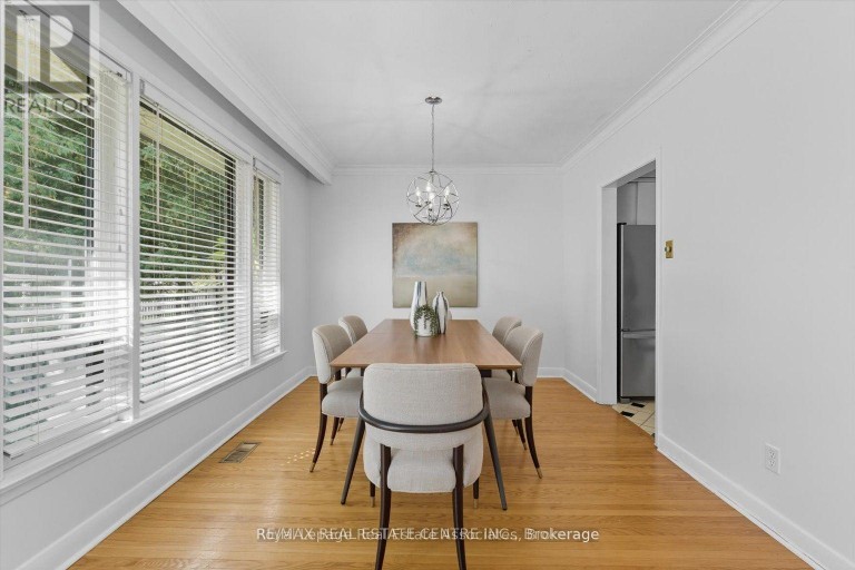UPPER - 1229 WELWYN DRIVE, Mississauga (Clarkson), Ontario, L5J3J5