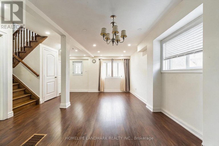 19 BALACLAVA DRIVE, Toronto (Dorset Park), Ontario, M1P1E5