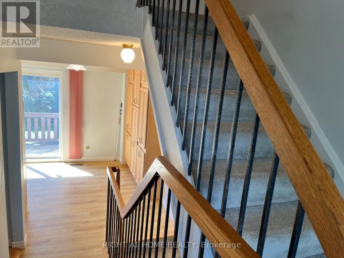 70 CARISBROOKE COURT, Brampton (Central Park), Ontario, L6S3K1