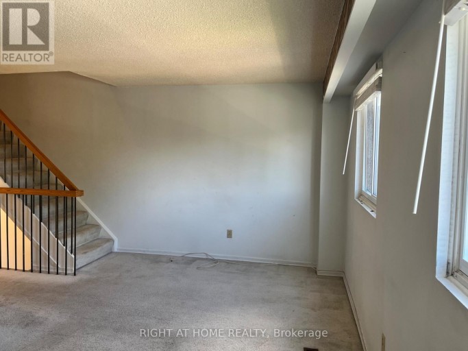 70 CARISBROOKE COURT, Brampton (Central Park), Ontario, L6S3K1