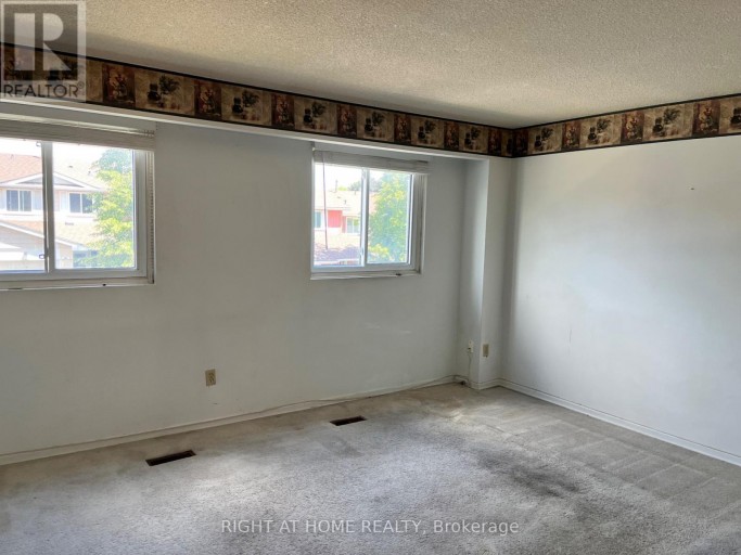 70 CARISBROOKE COURT, Brampton (Central Park), Ontario, L6S3K1