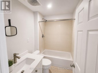 MAIN AND LOWER - 33 DALTON ROAD Toronto (Annex) Ontario photo 16