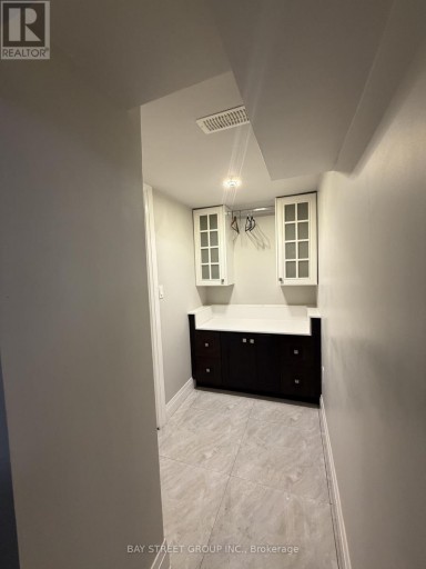 MAIN AND LOWER - 33 DALTON ROAD, Toronto (Annex), Ontario, M5R2Y8