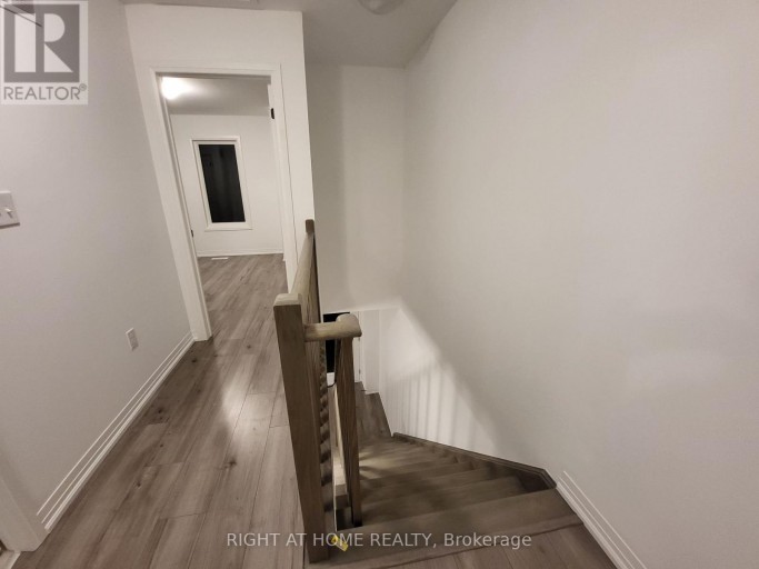 23 FAIRLANE AVENUE, Barrie (Painswick South), Ontario, L9J0N1