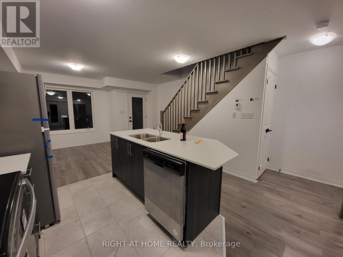 23 FAIRLANE AVENUE, Barrie (Painswick South), Ontario, L9J0N1