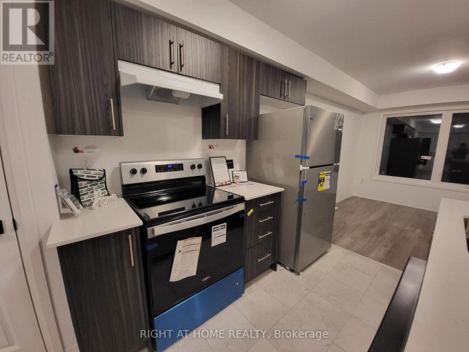 23 FAIRLANE AVENUE, Barrie (Painswick South), Ontario, L9J0N1