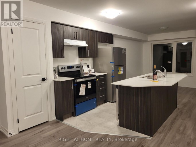 23 FAIRLANE AVENUE, Barrie (Painswick South), Ontario, L9J0N1