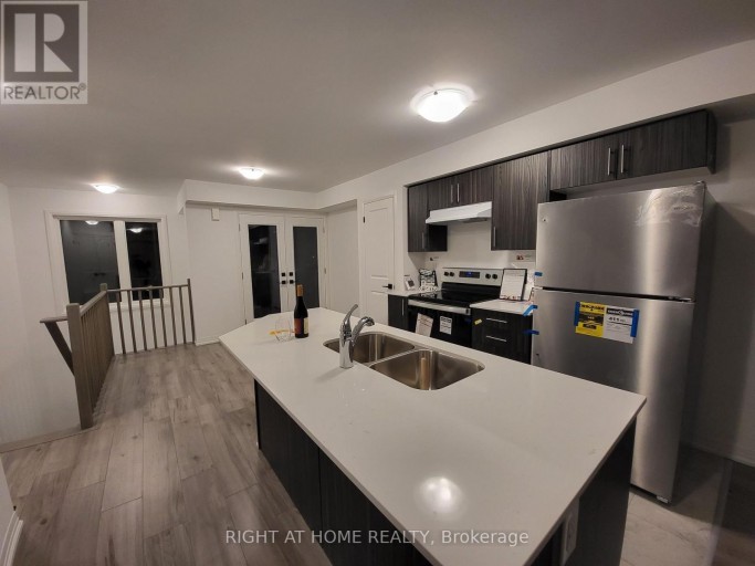 23 FAIRLANE AVENUE, Barrie (Painswick South), Ontario, L9J0N1