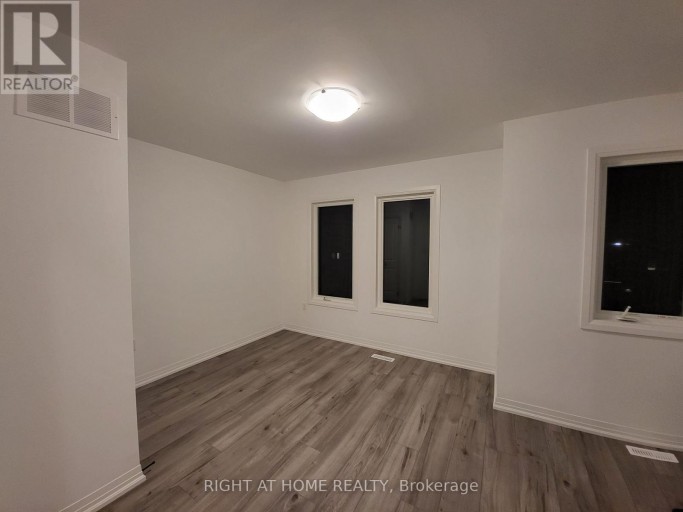 23 FAIRLANE AVENUE, Barrie (Painswick South), Ontario, L9J0N1