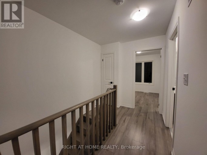 23 FAIRLANE AVENUE, Barrie (Painswick South), Ontario, L9J0N1