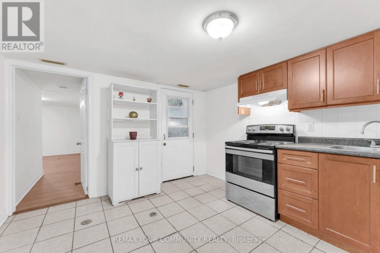 BSMT - 176 LISGAR STREET W, Toronto (Little Portugal), Ontario, M6J3G3
