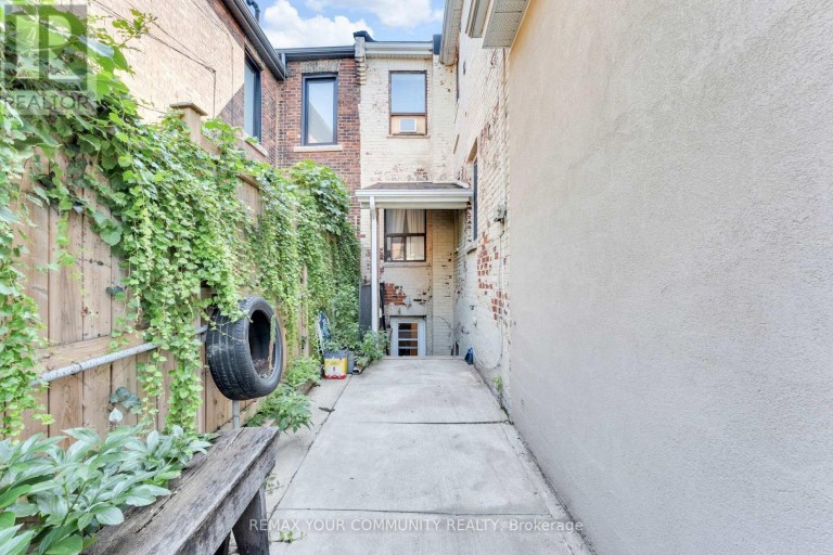 BSMT - 176 LISGAR STREET W, Toronto (Little Portugal), Ontario, M6J3G3