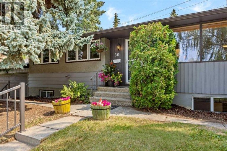 30 Gateway Drive SW, Calgary, Alberta, T3E4J7
