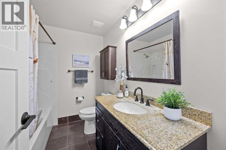30 Gateway Drive SW, Calgary, Alberta, T3E4J7