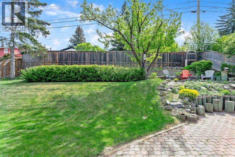 30 Gateway Drive SW, Calgary, Alberta, T3E4J7