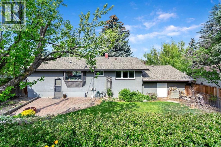30 Gateway Drive SW, Calgary, Alberta, T3E4J7