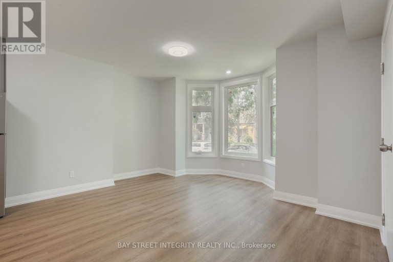 MAIN FLOOR - 19 D'ARCY STREET, Toronto (Kensington-Chinatown), Ontario, M5T1J8