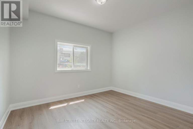 MAIN FLOOR - 19 D'ARCY STREET, Toronto (Kensington-Chinatown), Ontario, M5T1J8