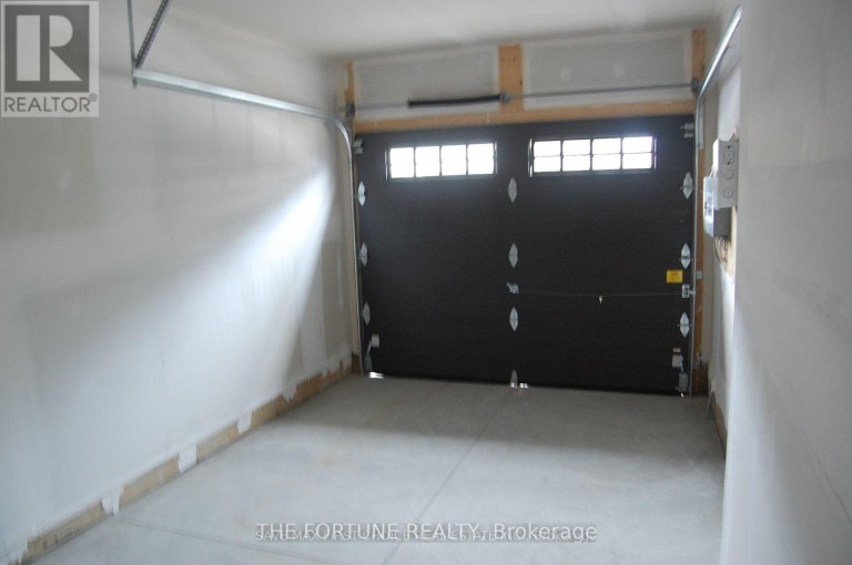 32 - 1 TOM BROWN DRIVE, Brant (Paris), Ontario, N3L0H8