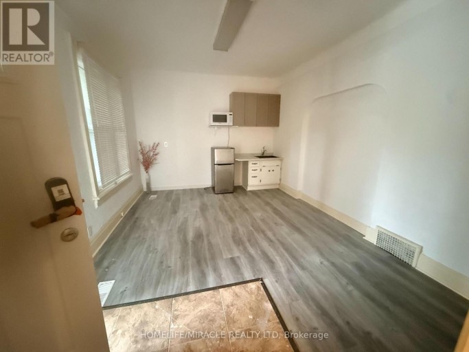 201 GRAND AVENUE, Chatham-Kent (Chatham), Ontario, N7L1C2