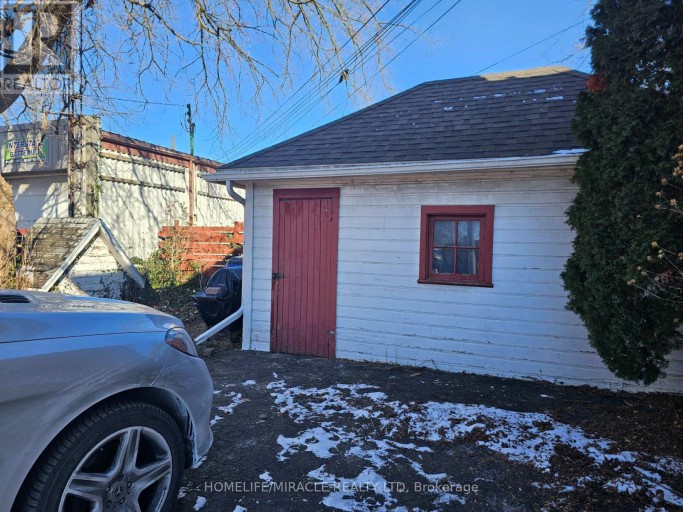 201 GRAND AVENUE, Chatham-Kent (Chatham), Ontario, N7L1C2