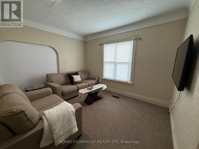 201 GRAND AVENUE, Chatham-Kent (Chatham), Ontario, N7L1C2