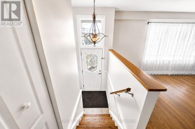 UPPER - 376 AGAR AVENUE Bradford West Gwillimbury (Bradford) Ontario photo 2