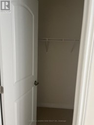 1 BDRM UPPER LEVEL - 23 BOLAND COURT Aurora Ontario photo 3
