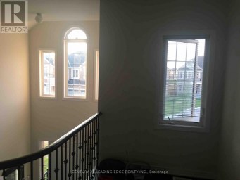 1 BDRM UPPER LEVEL - 23 BOLAND COURT Aurora Ontario photo 5