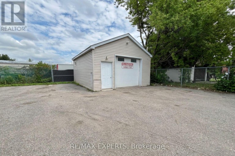 3 - 5 FERNDALE DRIVE N, Barrie (400 North), Ontario, L4N9V3
