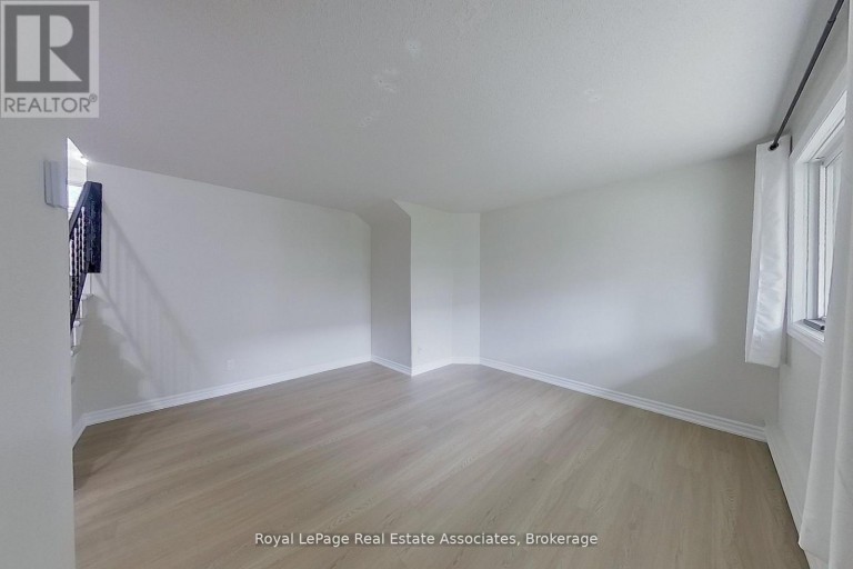 30 - 35 BRECKENRIDGE DRIVE, Kitchener, Ontario, N2B3H5