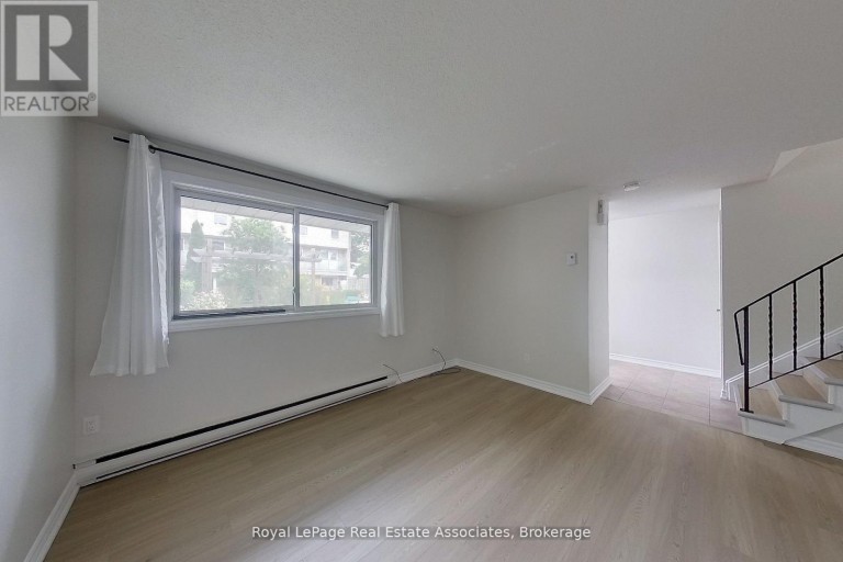 30 - 35 BRECKENRIDGE DRIVE, Kitchener, Ontario, N2B3H5