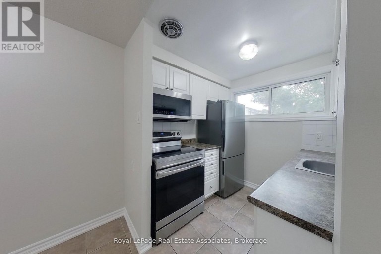 30 - 35 BRECKENRIDGE DRIVE, Kitchener, Ontario, N2B3H5