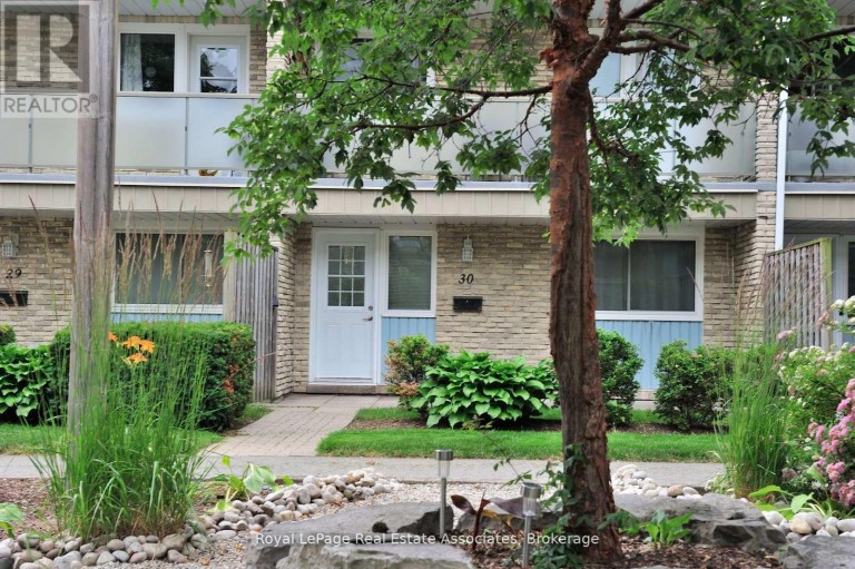 30 - 35 BRECKENRIDGE DRIVE, Kitchener, Ontario, N2B3H5