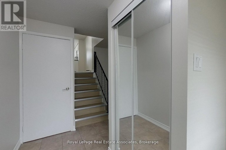 30 - 35 BRECKENRIDGE DRIVE, Kitchener, Ontario, N2B3H5