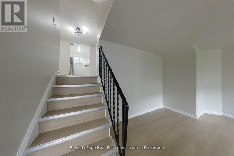 30 - 35 BRECKENRIDGE DRIVE, Kitchener, Ontario, N2B3H5