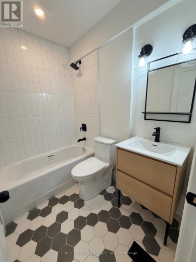 132 HAZELWOOD AVENUE, Toronto (Blake-Jones), Ontario, M4J1K5