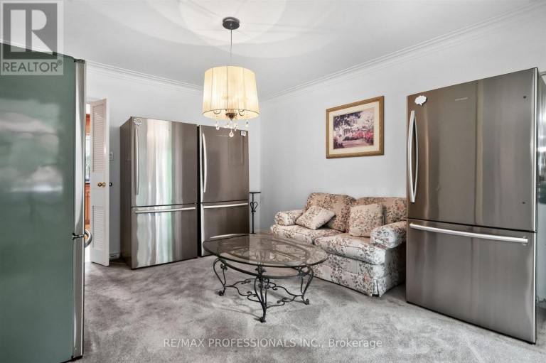 89 VALECREST DRIVE, Toronto (Edenbridge-Humber Valley), Ontario, M9A4P5